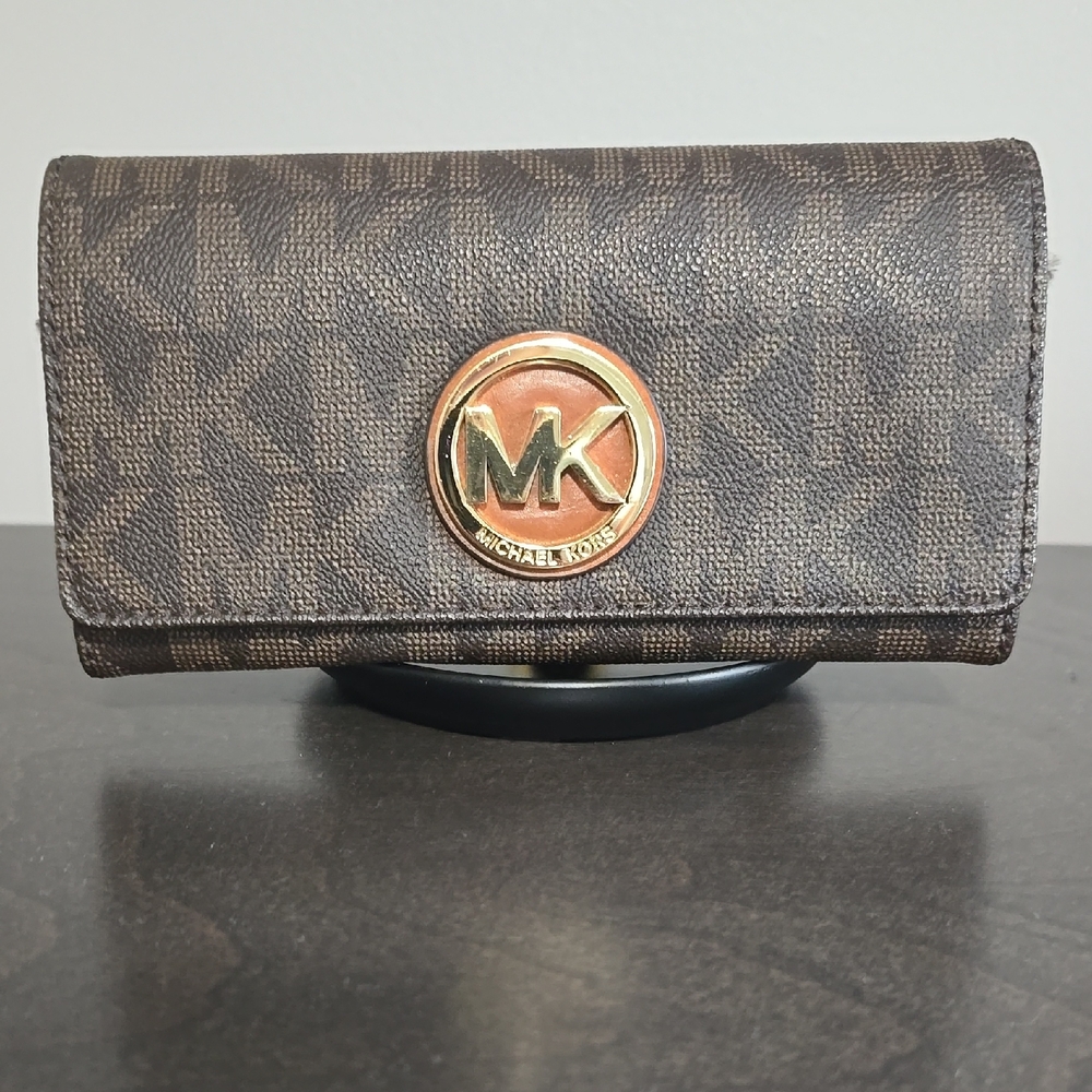 Authentic Michael KORS Large Wallet